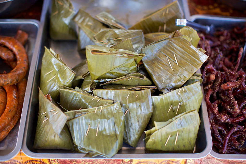 Laos-Lao-Voedsel-Gestoomde-Vis-Bananenblad-Mok-Pa-Tijger-Trail-Photo-By-Cyril-Eberle