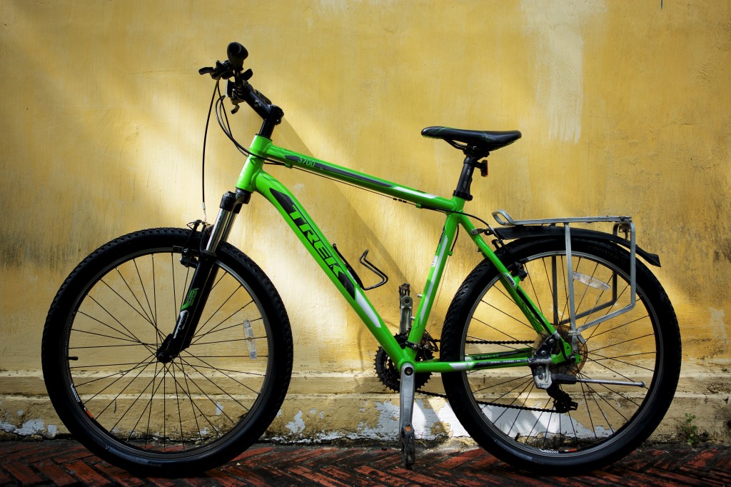 laos-biking-new-bicycle-trek-mountain-bike-noah-bike-shop-luang-prabang
