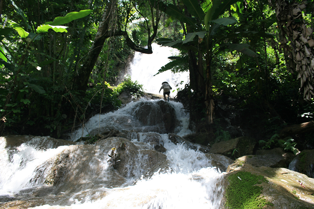 laos-nong-khiaw-khiau-100-waterfalls-tour-tiger-trail-lao