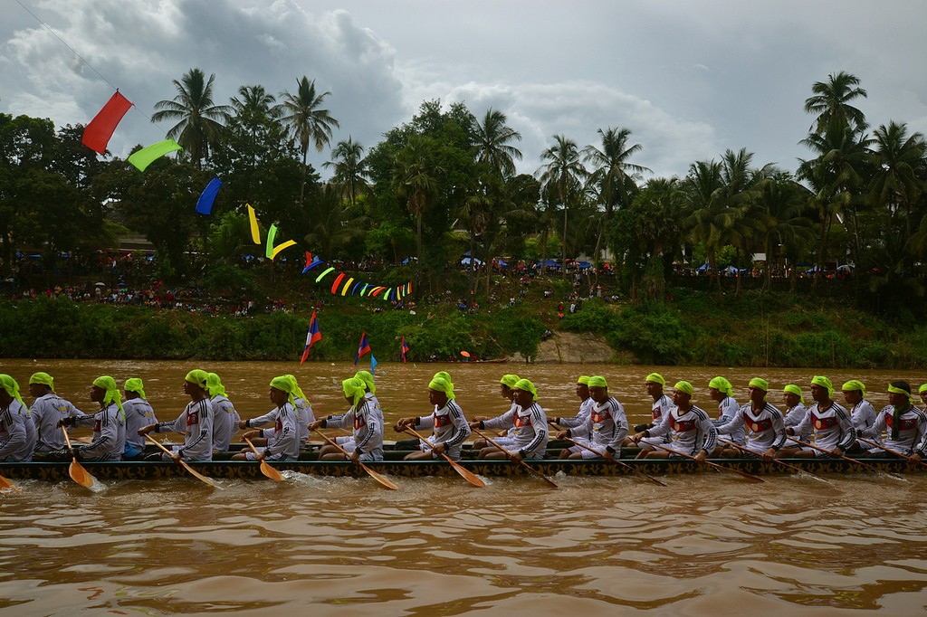 luang prabang, laos, lao pdr, boats, long boat, racing, boat racing festival, festival, mekong river, mekong